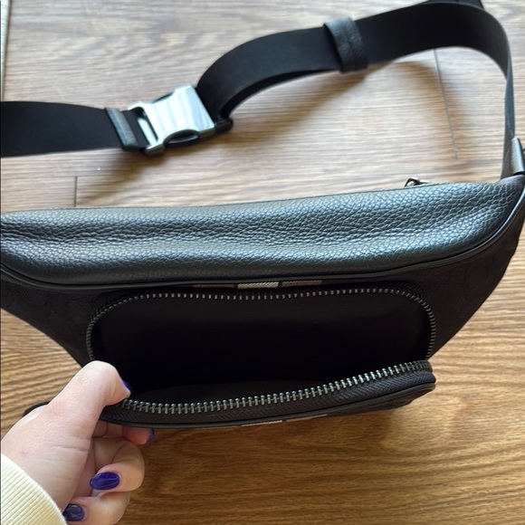 Black and Tan Coach Belt Bag - Picture 2 of 5